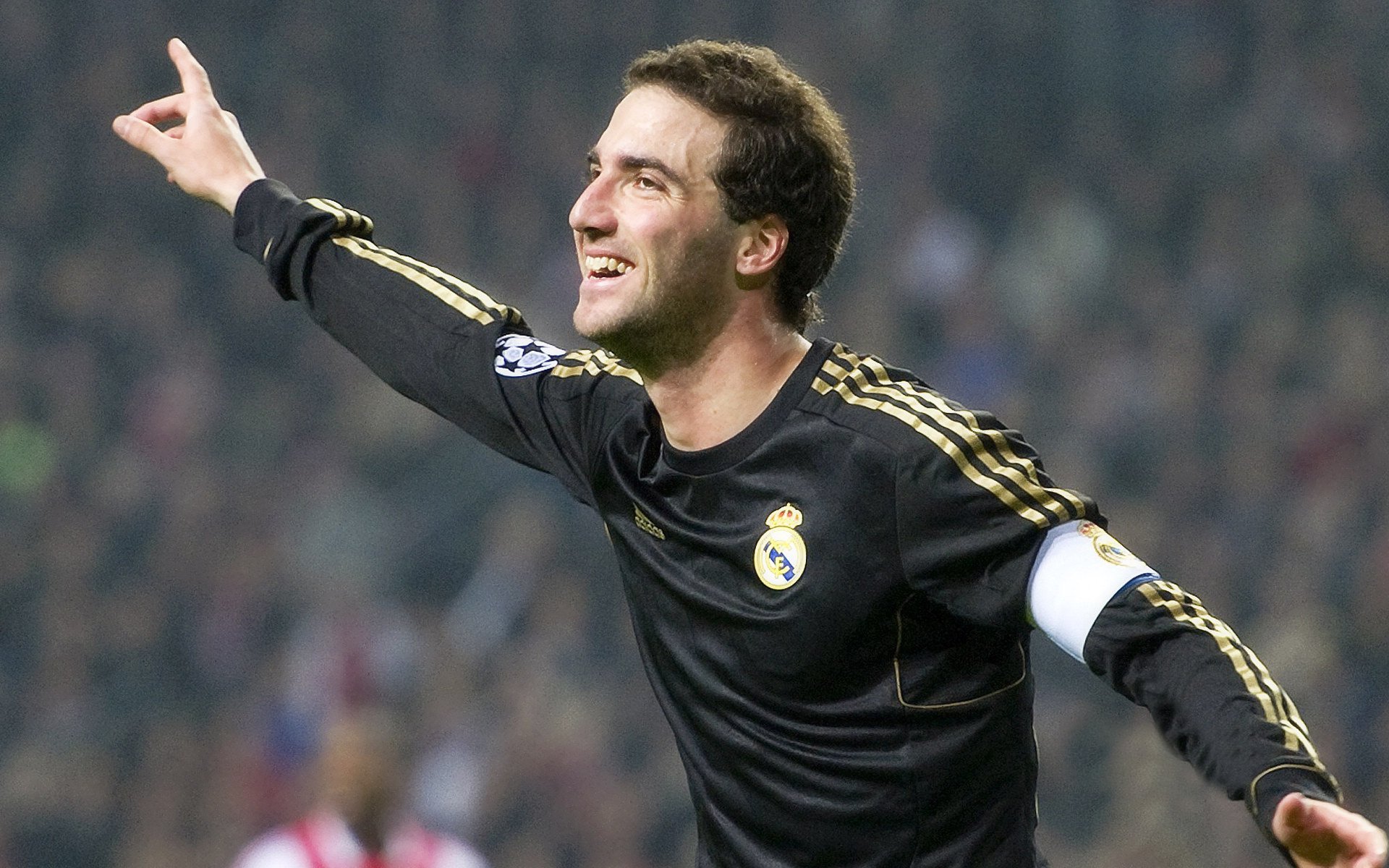 双加时鏖战!湖人险胜勇士,詹姆斯关键三分锁定胜局